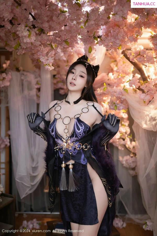 逗逗DouDou  [XiuRen]高清写真图 2024.03.14 No.8232 小逗逗 美腿性感第17张图片